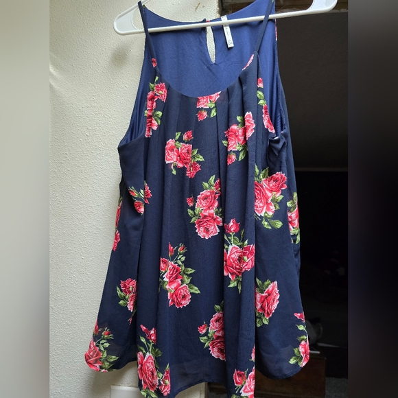 Floral Sleeveless Top - Picture 1 of 2